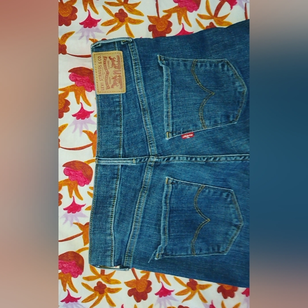 Levi's Blue Medium-Wash Denim Jeans